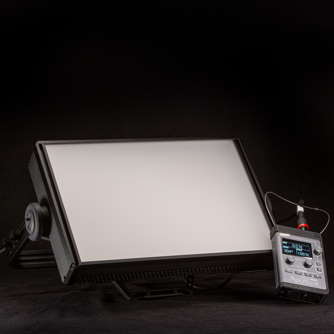 Aputure Nova P300c