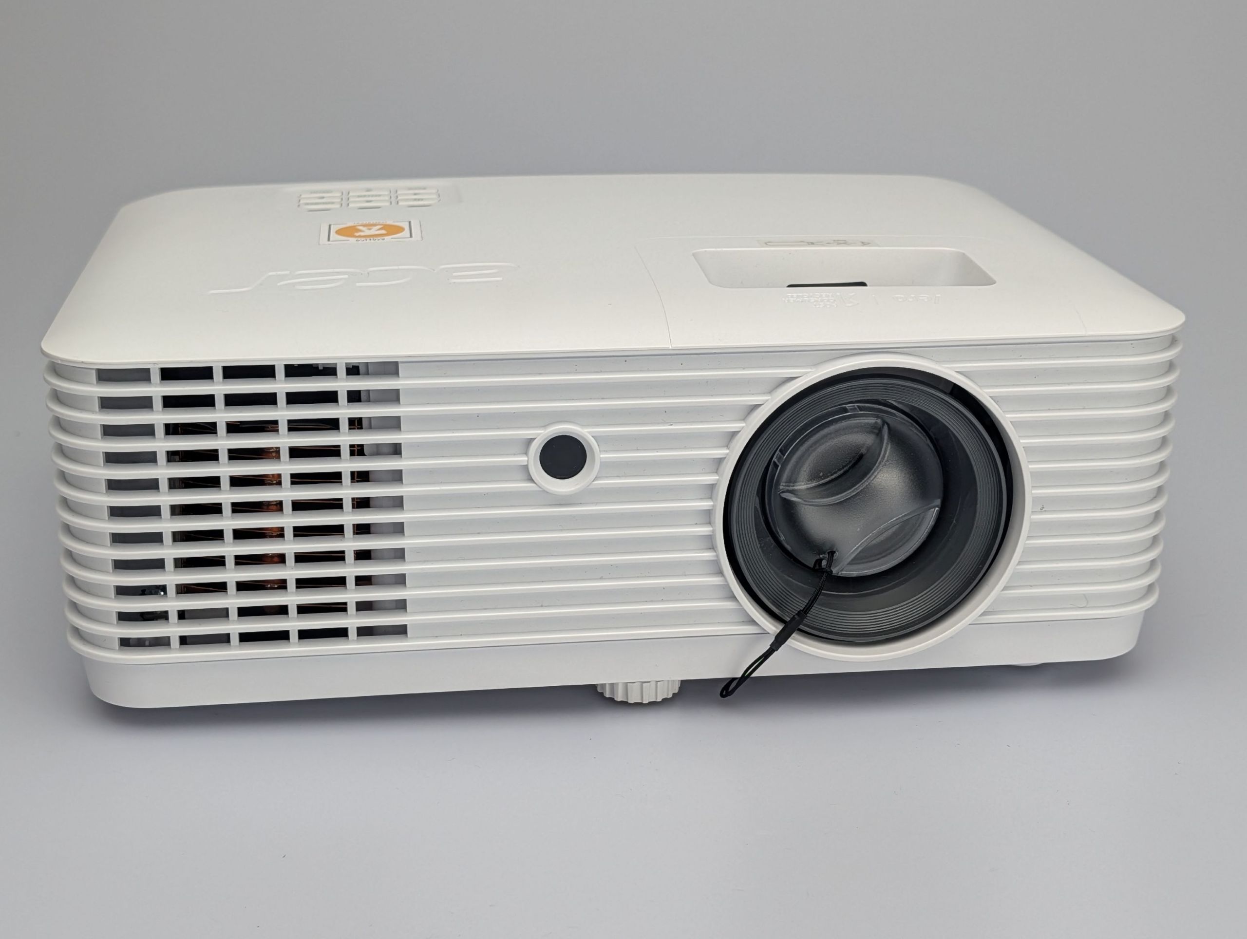 Acer Vero HL6510ATV DLP Laser Beamer